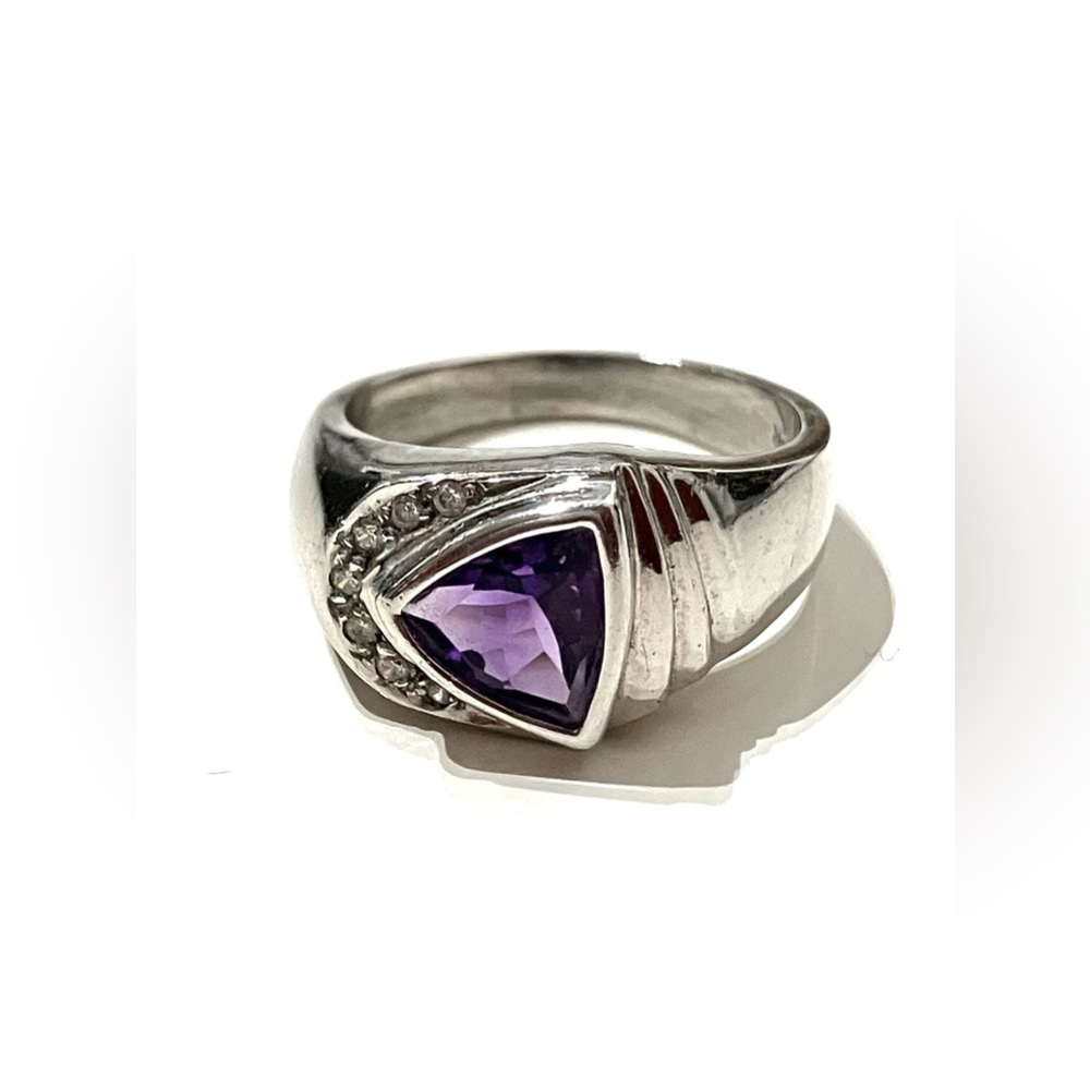 Silver Tone Purple Trillion Stone Ring